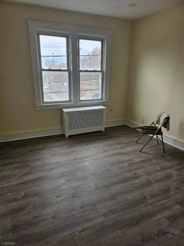 Garfield City, NJ 07026,88 Elizabeth St #2