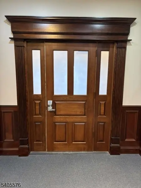 Westfield Town, NJ 07090,241 North Ave W