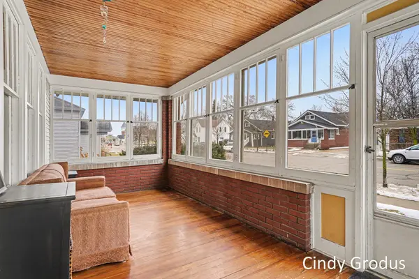 Zeeland, MI 49464,49 W Main AVE