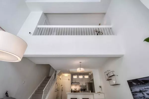 Toronto C01, ON M5T 2X5,60 St Patrick ST #233