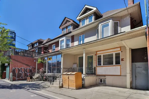 Toronto C01, ON M6H 1A3,880 College ST #Main