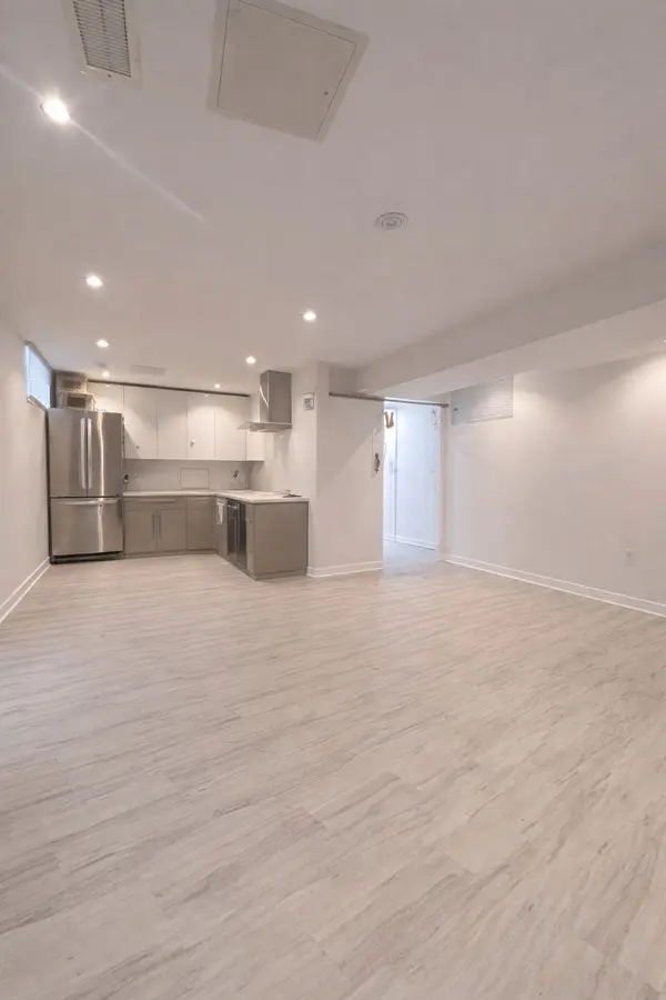 Toronto E03, ON M4C 2X4,19 Savoy AVE