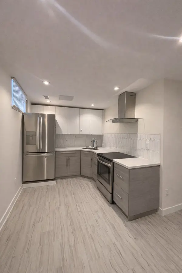 Toronto E03, ON M4C 2X4,19 Savoy AVE