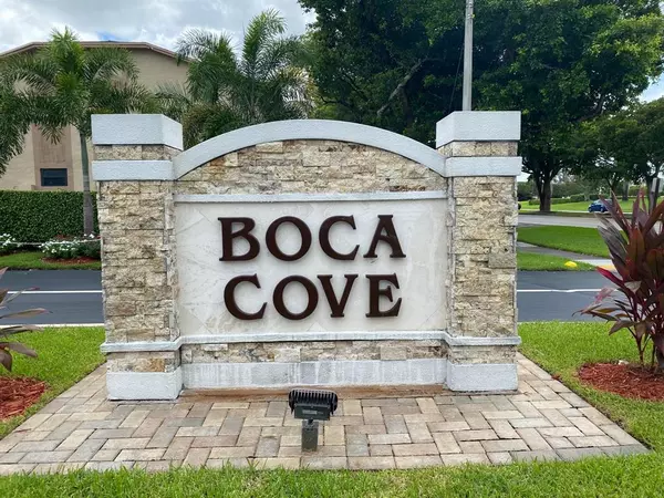 Boca Raton, FL 33428,9430 Boca Cove Cir #214