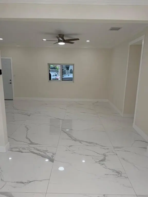 Miami, FL 33150,6410 NW Miami Ct