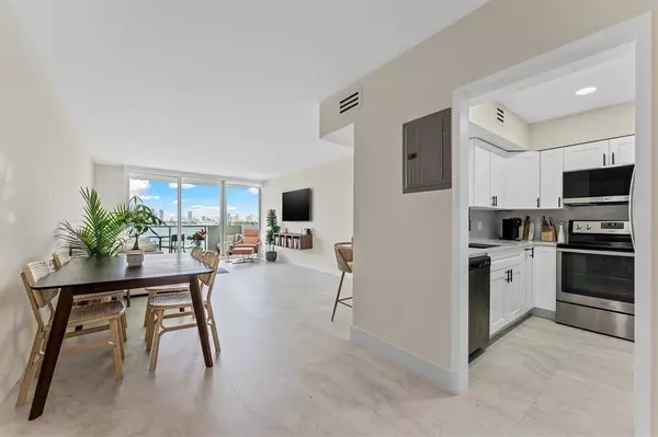 Miami Beach, FL 33139,1200 West Ave #604