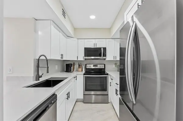 Miami Beach, FL 33139,1200 West Ave #604