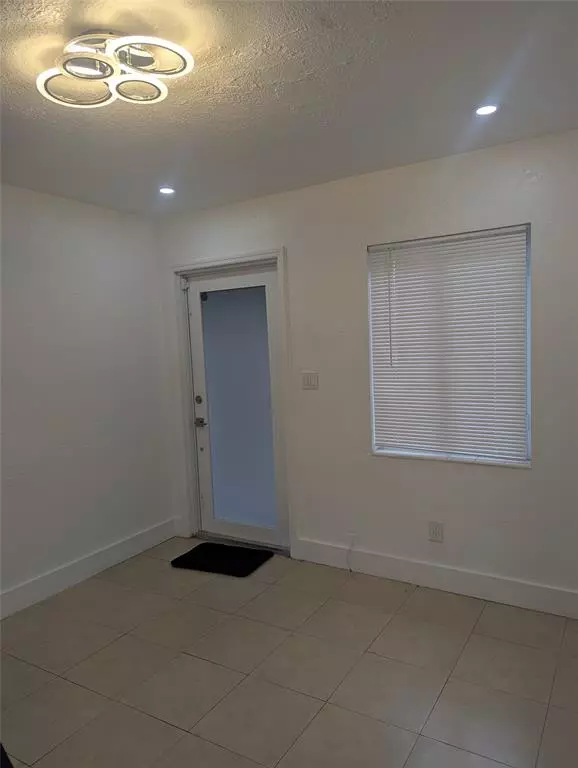 Fort Lauderdale, FL 33311,2209 NW 6th St