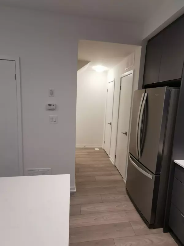 Newmarket, ON L3Y 0H5,26 Lytham Green CIR #10