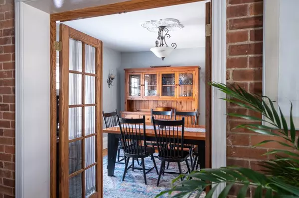 Barrie, ON L4N 1Z3,17 Frances ST N