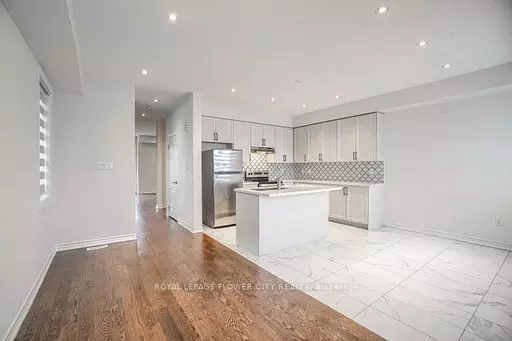 Brampton, ON L6Y 6K1,37 Hashmi PL #Upper