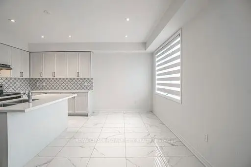 Brampton, ON L6Y 6K1,37 Hashmi PL #Upper