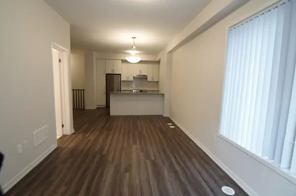 Toronto W06, ON M8V 0J6,10 LLOYD JANES LN #TH 200