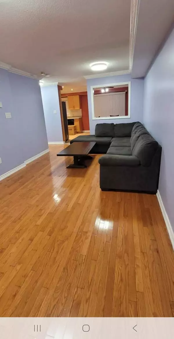 Brampton, ON L6R 2T3,32 Thunderbird TRL