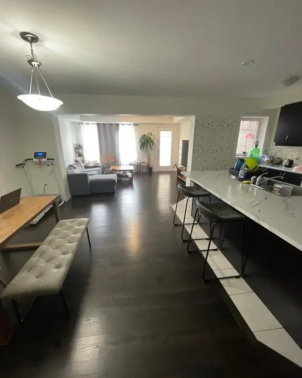 Milton, ON L9E 1G1,203 Lemieux CT