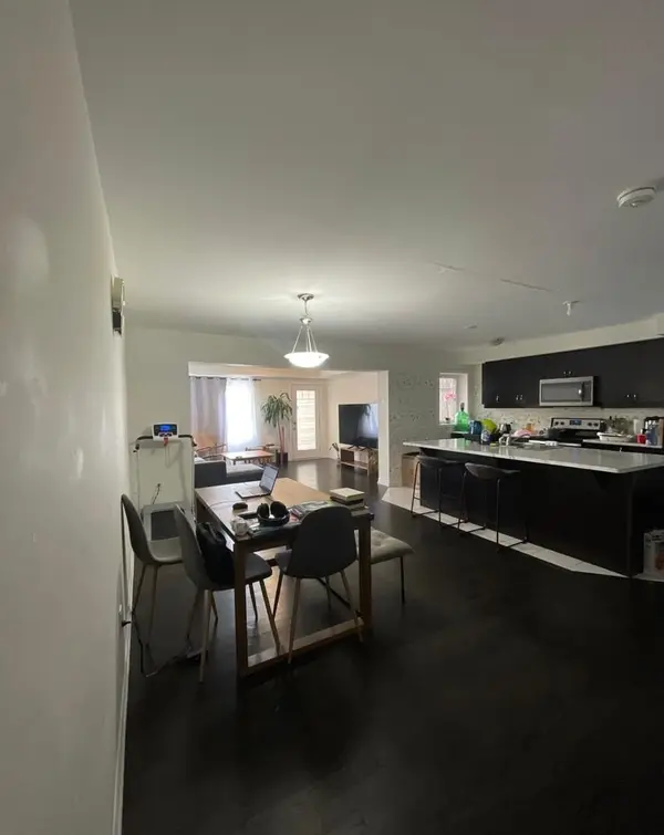 Milton, ON L9E 1G1,203 Lemieux CT