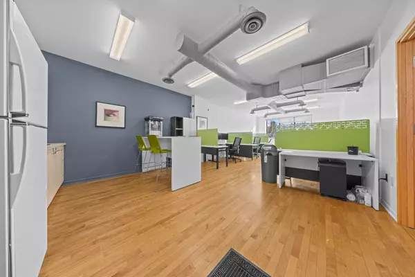 Carlingwood - Westboro And Area, ON K2A 0E7,346 Richmond RD E #209-210