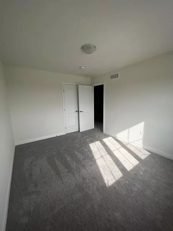 Hamilton, ON L0R 1C0,23 Lloyd Davies WAY