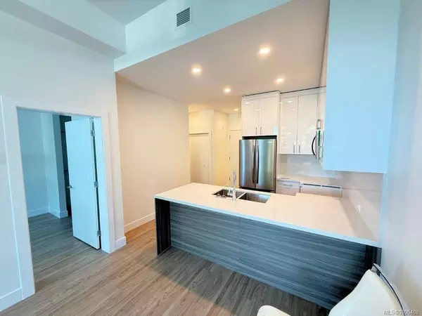 6320 Sentinal Dr #106, Nanaimo, BC V9V 1W4