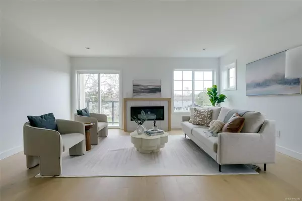 3907 Cedar Hill Rd #Unit 7, Saanich, BC V8P 3Z8