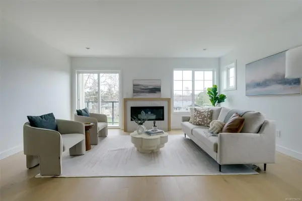 3907 Cedar Hill Rd #Unit 12, Saanich, BC V8P 3Z8