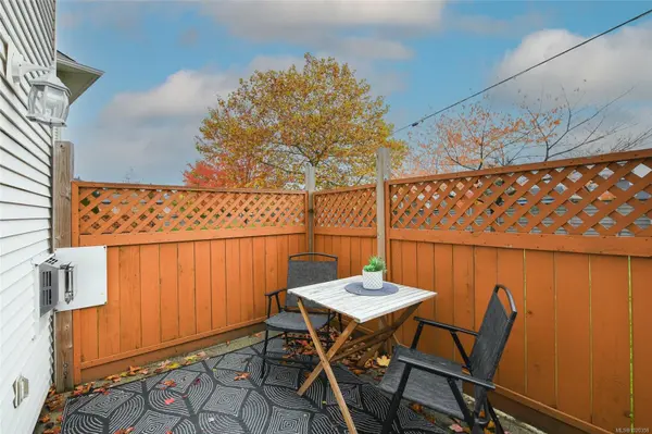 Comox, BC V9M 3X4,717 Aspen Rd #5