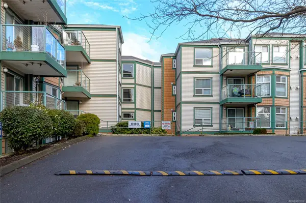 Saanich, BC V8X 2W6,894 Vernon Ave #212