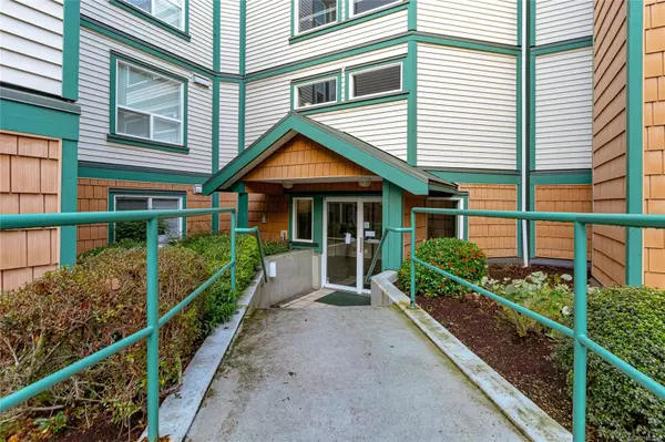 Saanich, BC V8X 2W6,894 Vernon Ave #212