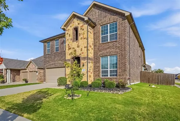 1933 Steppe Trail Drive, Aubrey, TX 76227