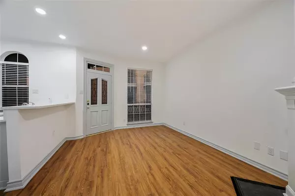 Dallas, TX 75214,6318 Richmond Avenue #4202