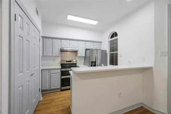 Dallas, TX 75214,6318 Richmond Avenue #4202