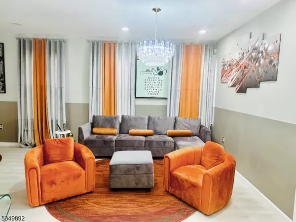 Newark City, NJ 07112,365 Leslie St