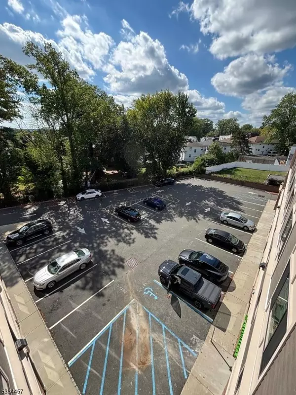 Maplewood Twp., NJ 07040,1585 Springfield Ave #216