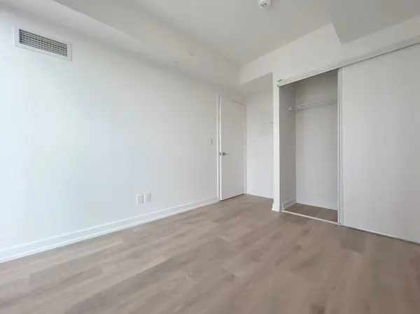 Toronto E07, ON M1T 0B9,2033 Kennedy RD #1612