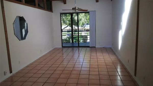 Deerfield Beach, FL 33064,4491 Crystal Lake Dr #203B