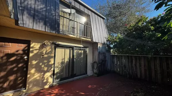 Lake Worth, FL 33461,2494 Waterside Drive #4c