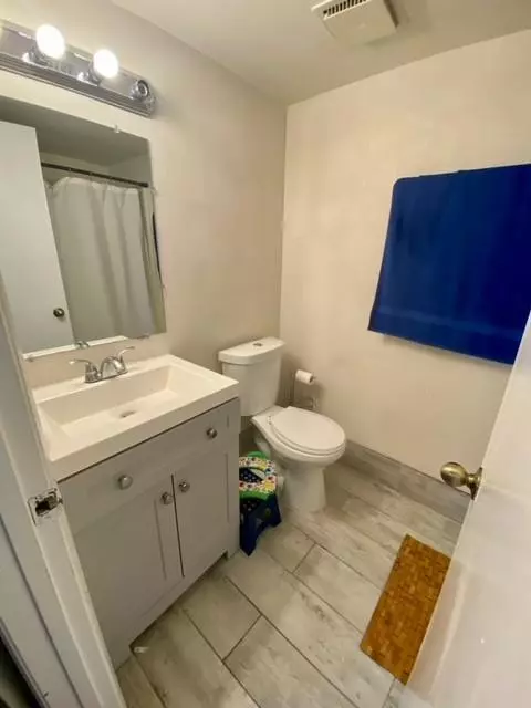 Davie, FL 33314,6900 SW 39th St #105