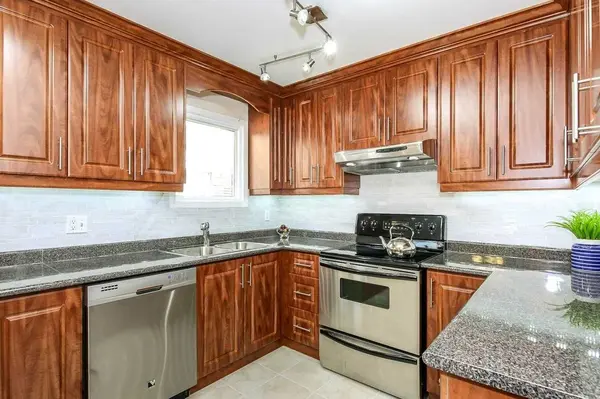 Markham, ON L3T 4C5,81 Holsworthy CRES #Main