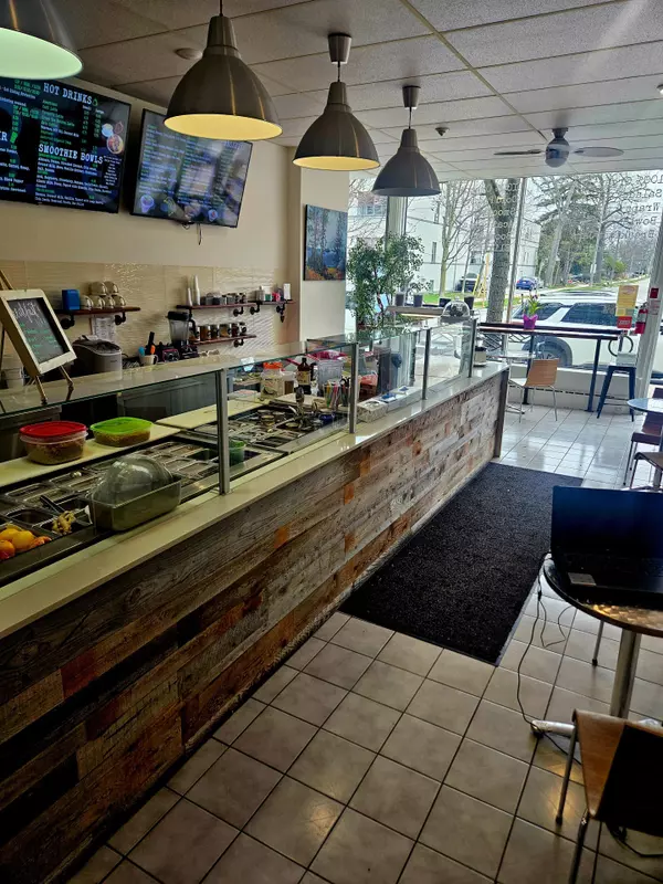 Mississauga, ON L5G 1G5,215 Lakeshore RD E