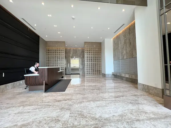 Burlington, ON L7R 0G7,2007 James ST #1207