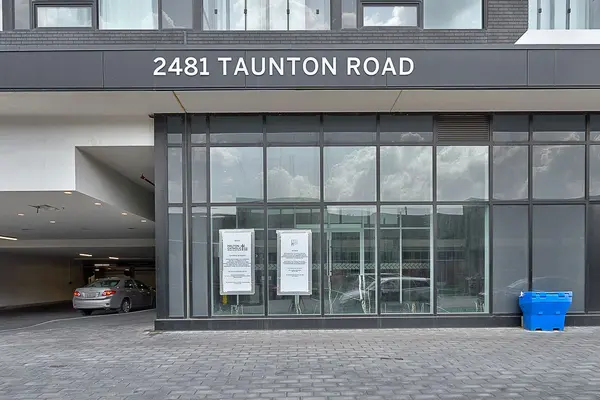 Oakville, ON L6H 3R7,2481 Taunton RD #1509