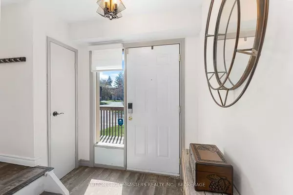 Kingston, ON K7M 6W4,19 MacPherson AVE W #28