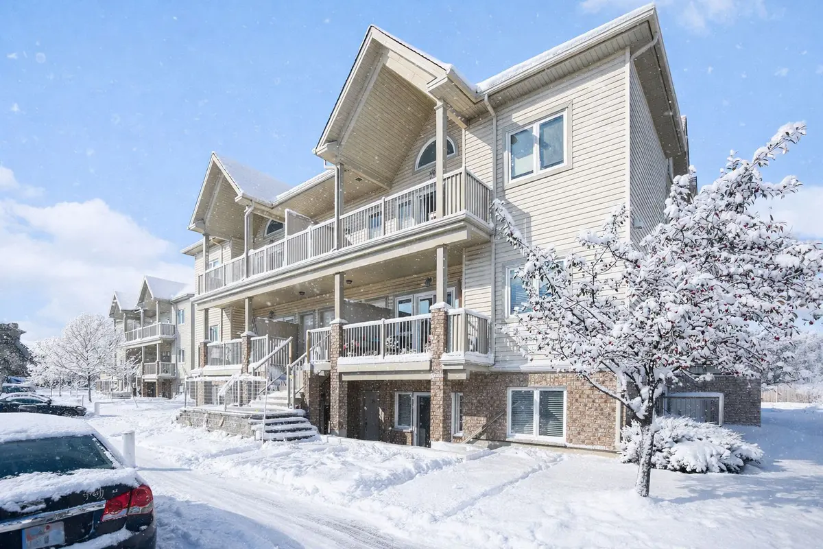 Barrhaven, ON K2J 5V1,137 Harthill WAY #L