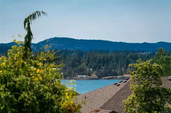 View Royal, BC V9A 7K2,126 Hallowell Rd #22