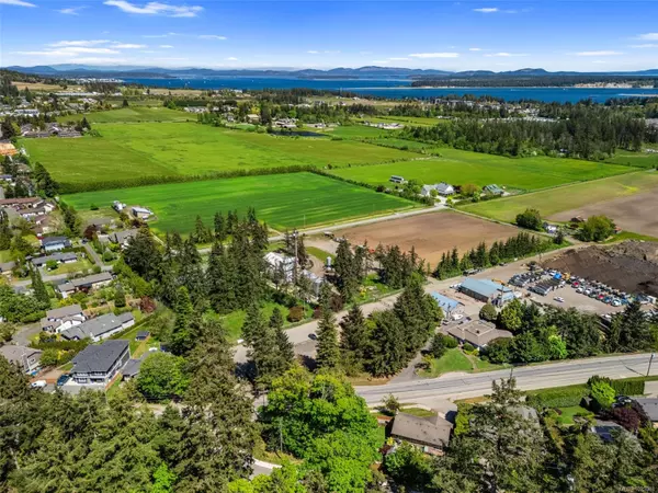 Central Saanich, BC V8M 1W2,7471 Veyaness Rd