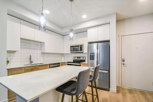 4830 Cedar Ridge Pl #104, Nanaimo, BC V9T 0M8