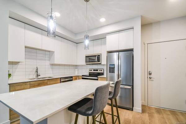 4830 Cedar Ridge Pl #104, Nanaimo, BC V9T 0M8