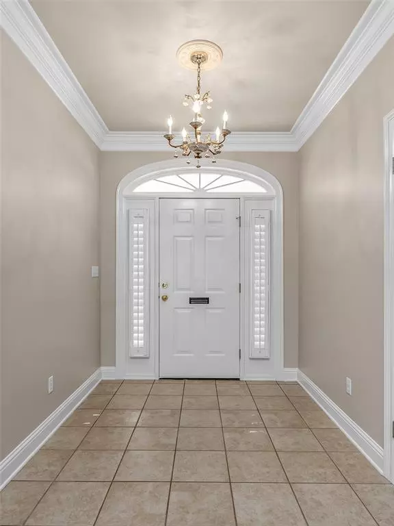 Bossier City, LA 71111,206 Hampton Court