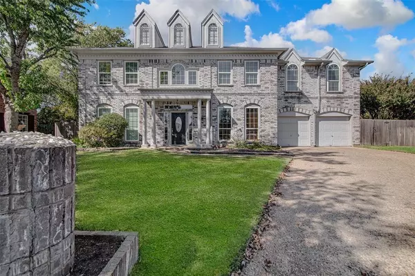 2703 Kingswood Court, Arlington, TX 76001