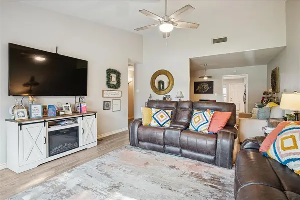 Dallas, TX 75240,13641 Flagstone Lane